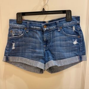 Light wash 7 Jean shorts